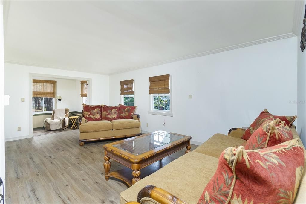 Activo con contrato: $159,900 (2 camas, 2 baños, 1244 Pies cuadrados)
