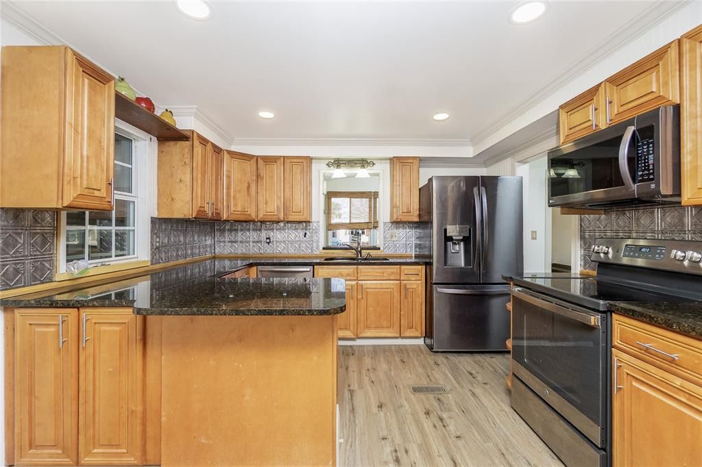 Activo con contrato: $159,900 (2 camas, 2 baños, 1244 Pies cuadrados)