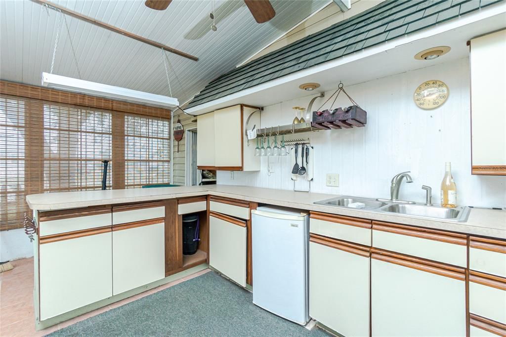 Activo con contrato: $159,900 (2 camas, 2 baños, 1244 Pies cuadrados)