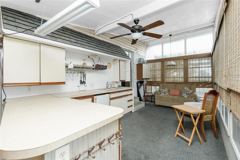 Activo con contrato: $159,900 (2 camas, 2 baños, 1244 Pies cuadrados)