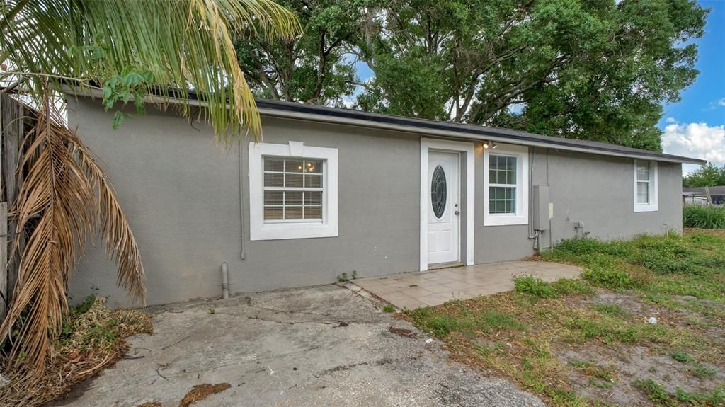 Recently Rented: $1,195 (1 beds, 1 baths, 780 Square Feet)