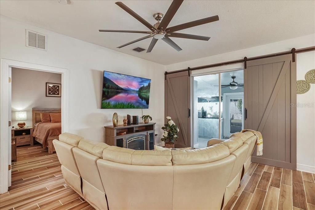 Active With Contract: $360,000 (3 beds, 2 baths, 1714 Square Feet)