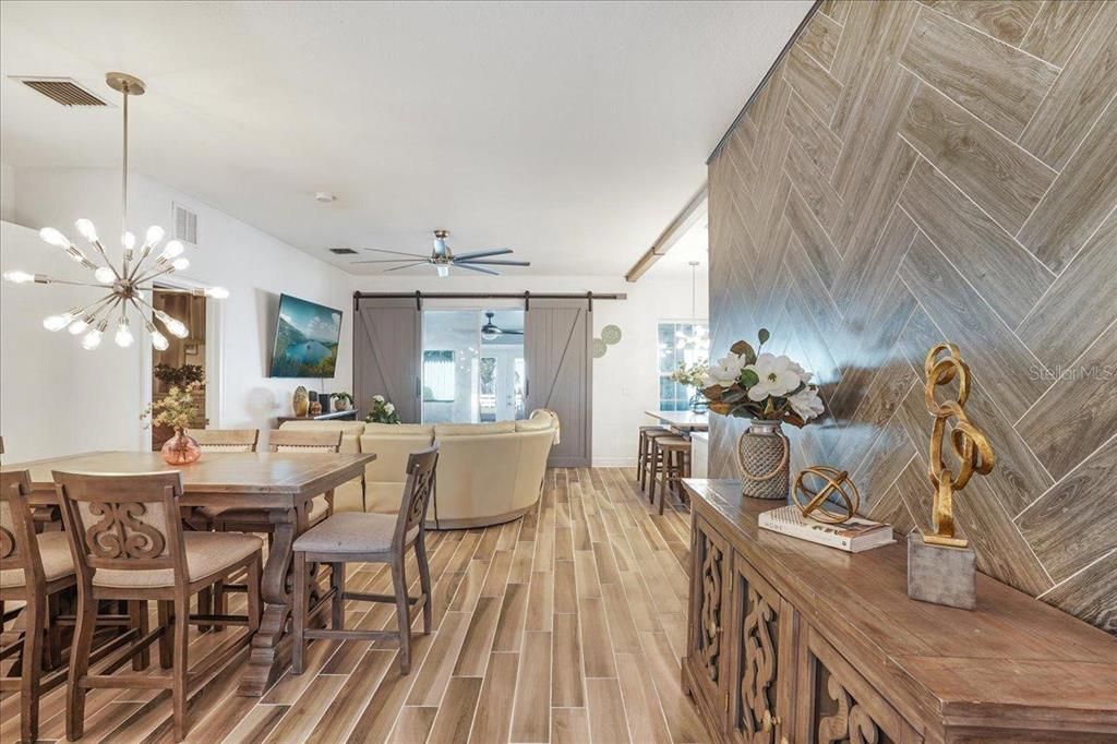 Active With Contract: $360,000 (3 beds, 2 baths, 1714 Square Feet)