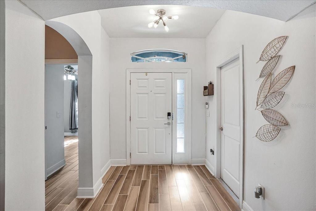 Active With Contract: $360,000 (3 beds, 2 baths, 1714 Square Feet)