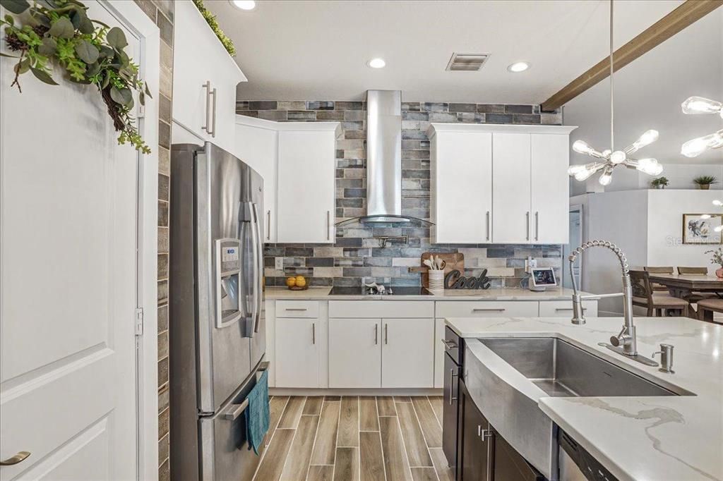 Active With Contract: $360,000 (3 beds, 2 baths, 1714 Square Feet)