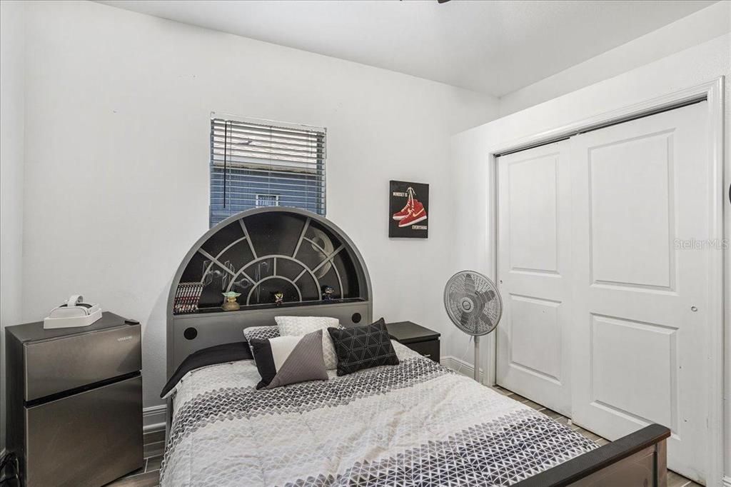 Active With Contract: $360,000 (3 beds, 2 baths, 1714 Square Feet)