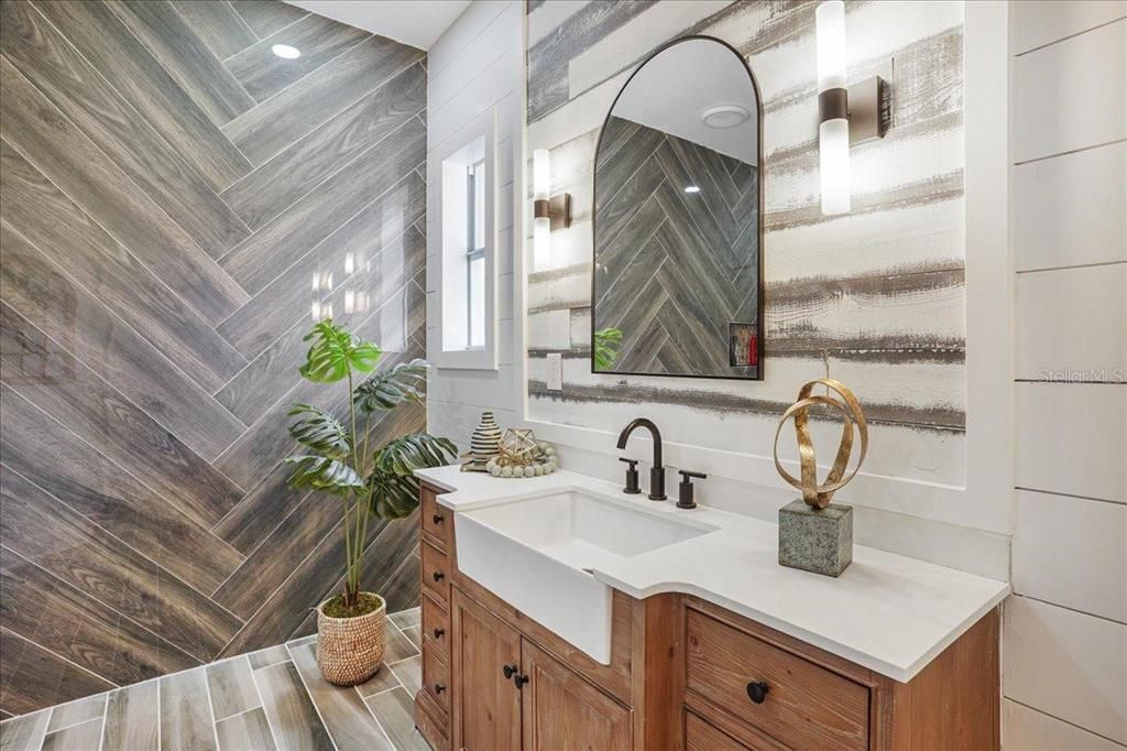 Active With Contract: $360,000 (3 beds, 2 baths, 1714 Square Feet)