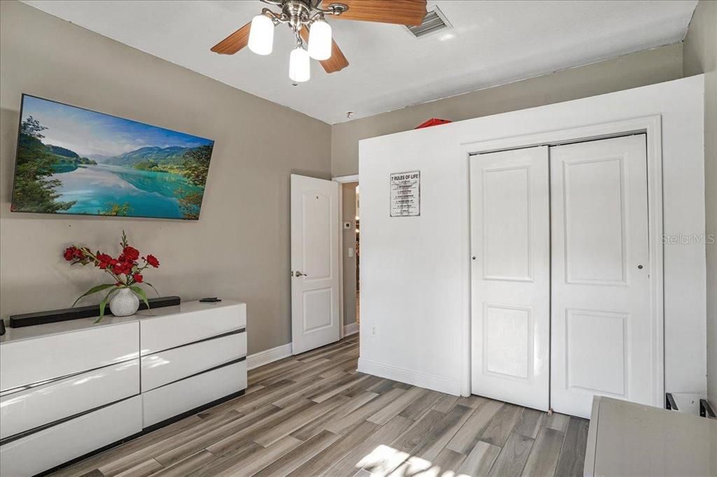 Active With Contract: $360,000 (3 beds, 2 baths, 1714 Square Feet)