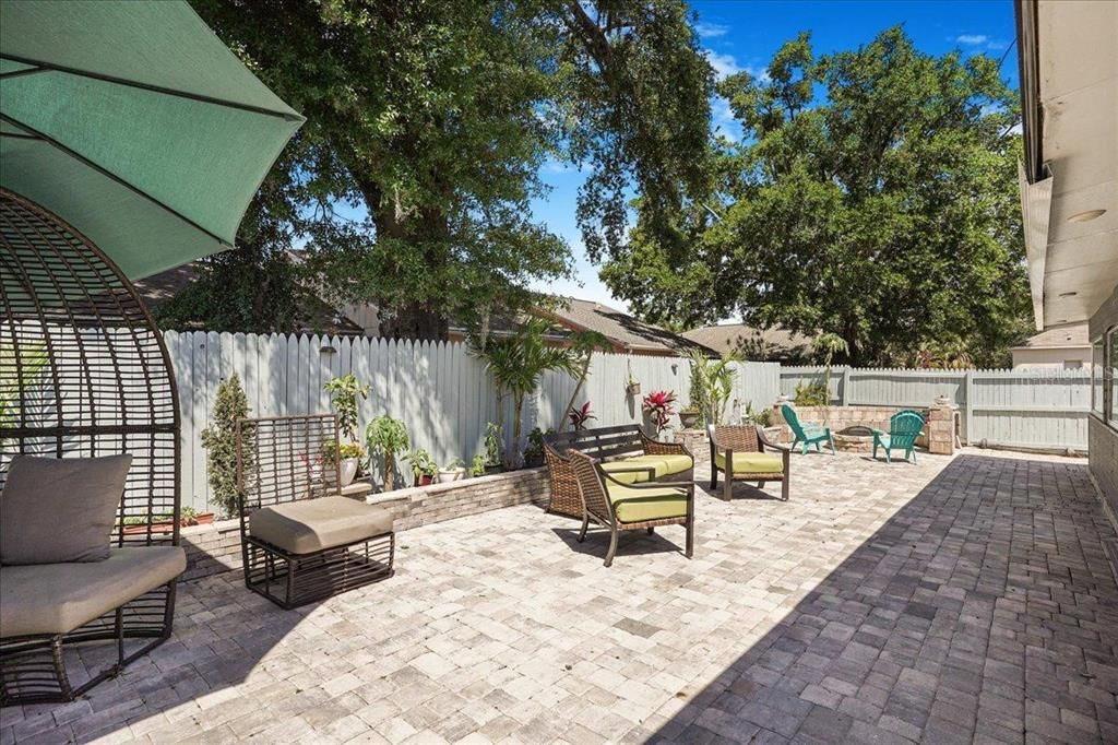 Active With Contract: $360,000 (3 beds, 2 baths, 1714 Square Feet)