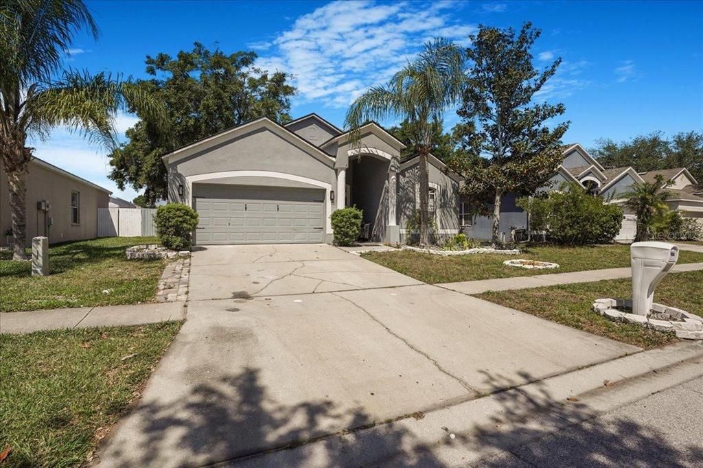 Active With Contract: $360,000 (3 beds, 2 baths, 1714 Square Feet)