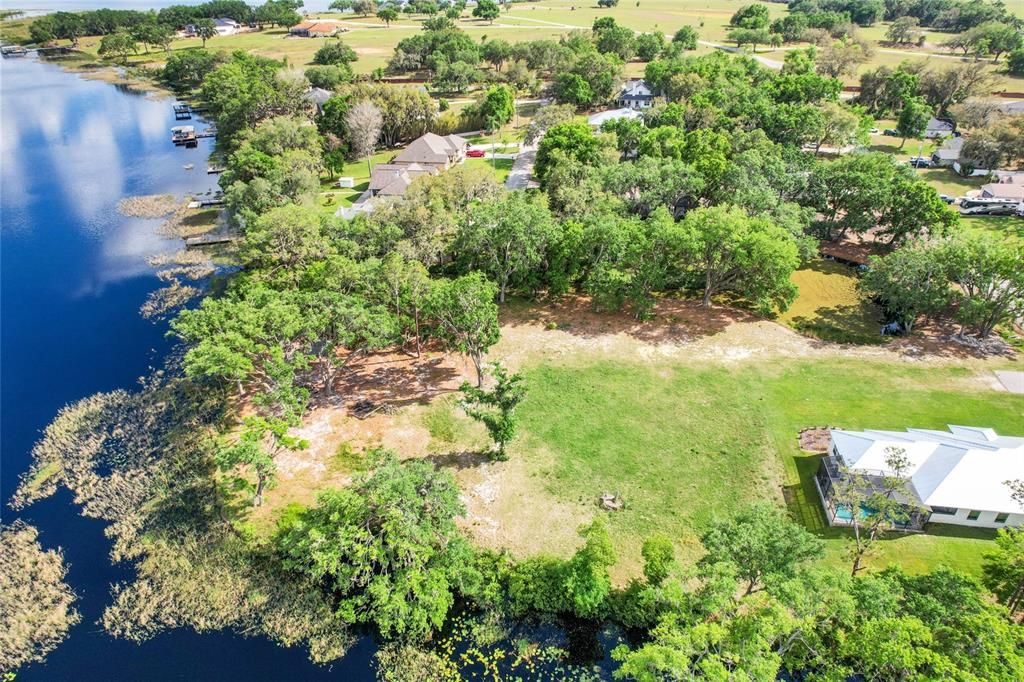 En Venta: $399,999 (0.89 acres)