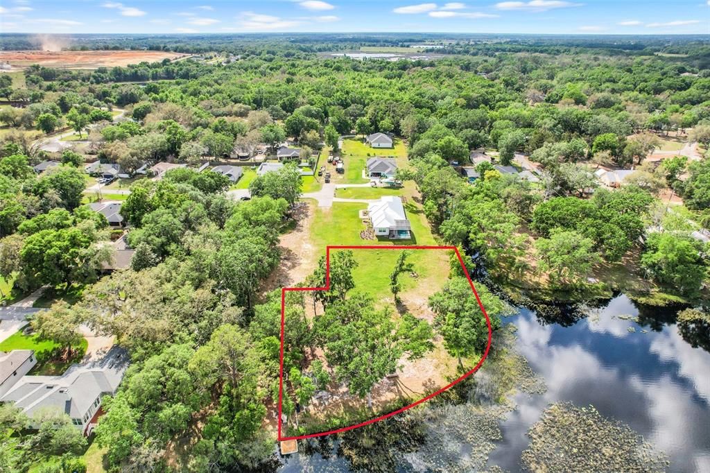 En Venta: $399,999 (0.89 acres)