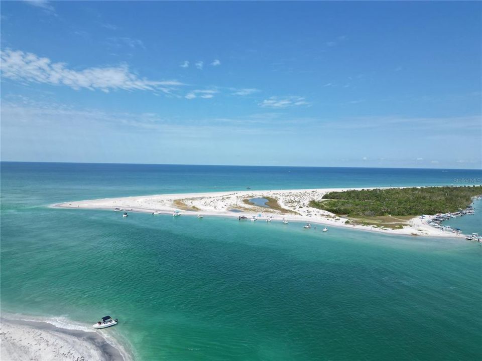 На продажу: $99,850 (0.22 acres)