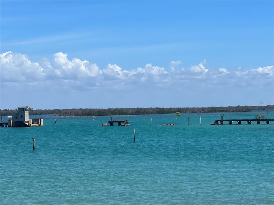 На продажу: $99,850 (0.22 acres)