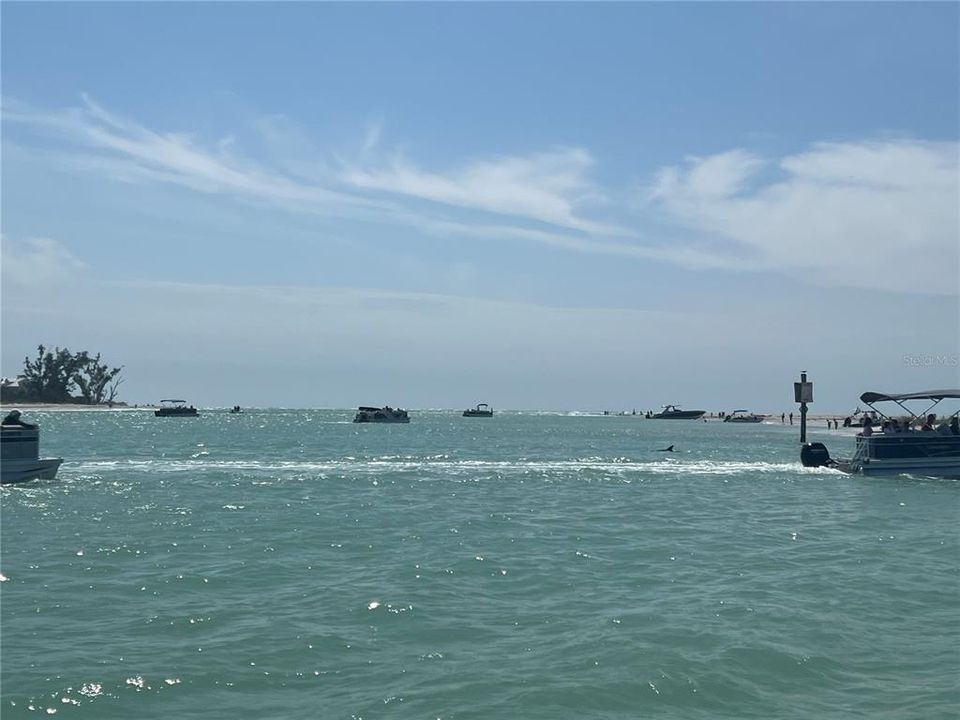 На продажу: $99,850 (0.22 acres)