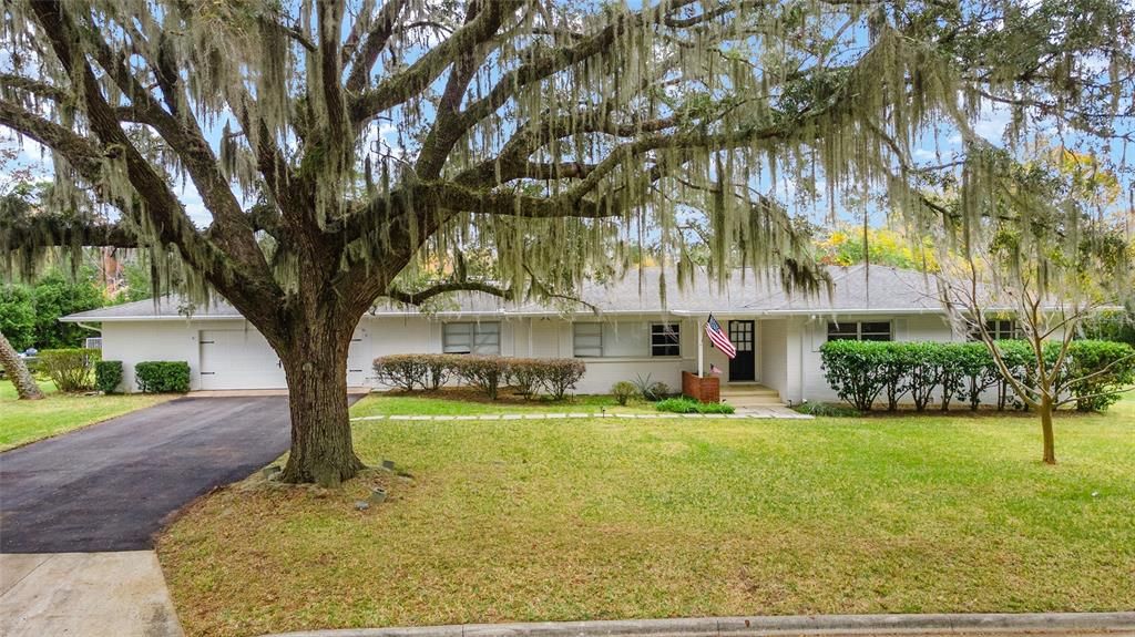 Recently Rented: $2,300 (3 beds, 2 baths, 2248 Square Feet)