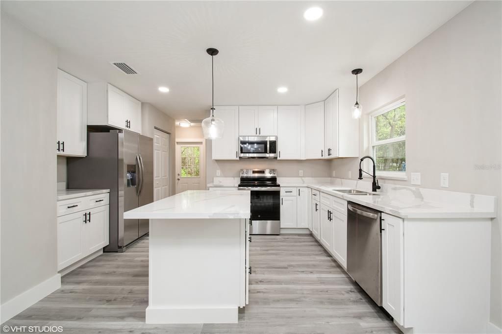 For Sale: $224,900 (3 beds, 2 baths, 1397 Square Feet)