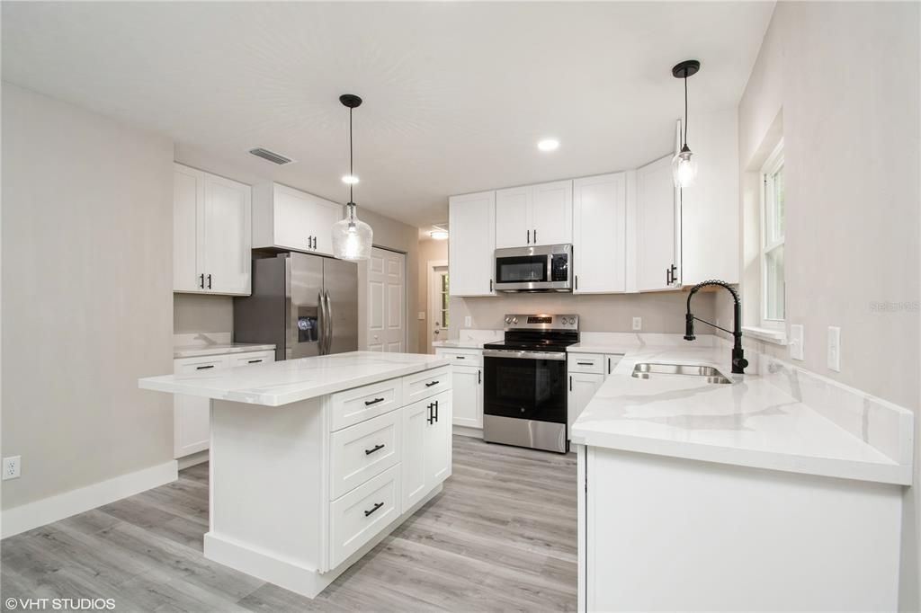 For Sale: $224,900 (3 beds, 2 baths, 1397 Square Feet)