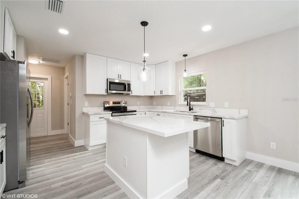 For Sale: $224,900 (3 beds, 2 baths, 1397 Square Feet)