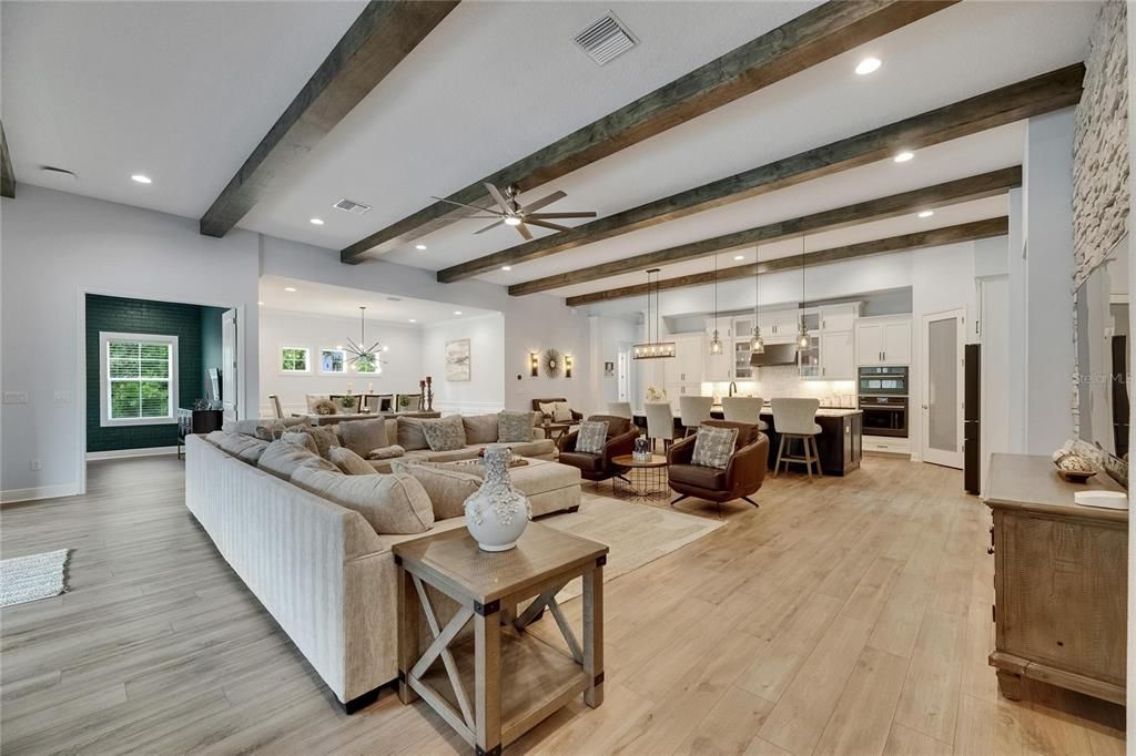 En Venta: $1,252,000 (5 camas, 4 baños, 4602 Pies cuadrados)