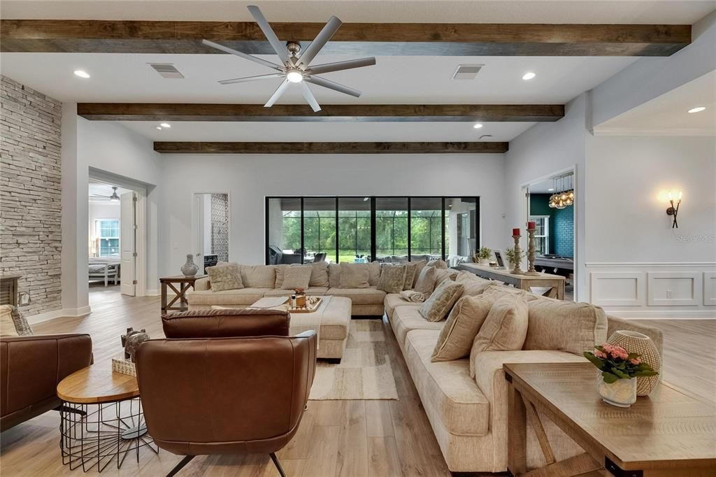 En Venta: $1,252,000 (5 camas, 4 baños, 4602 Pies cuadrados)