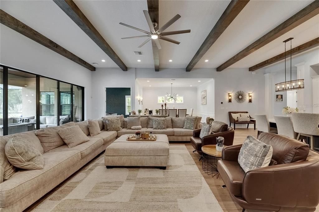 En Venta: $1,252,000 (5 camas, 4 baños, 4602 Pies cuadrados)