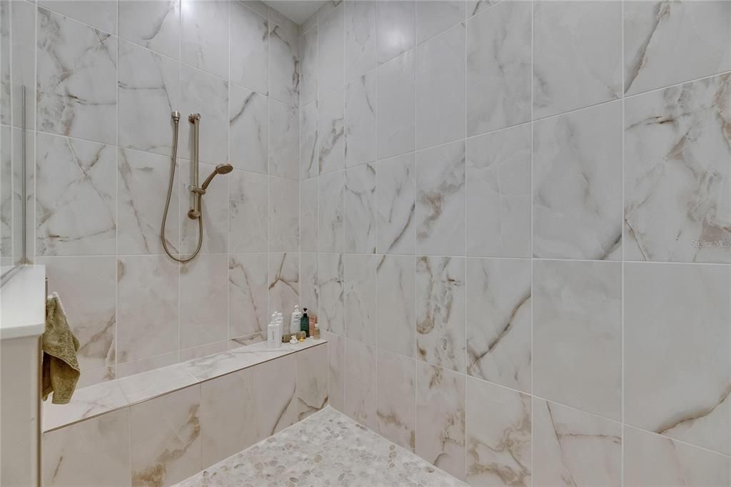 En Venta: $1,252,000 (5 camas, 4 baños, 4602 Pies cuadrados)