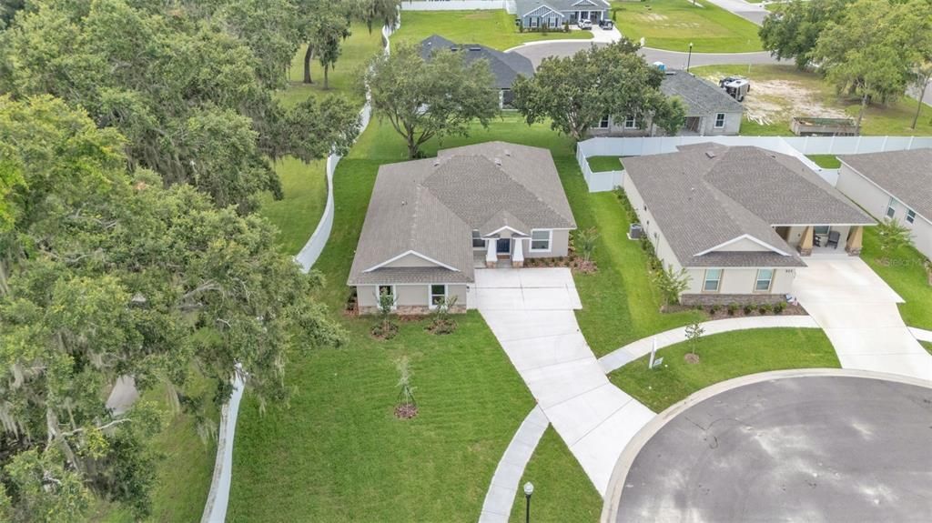 合同活跃: $405,000 (4 贝兹, 3 浴室, 1895 平方英尺)