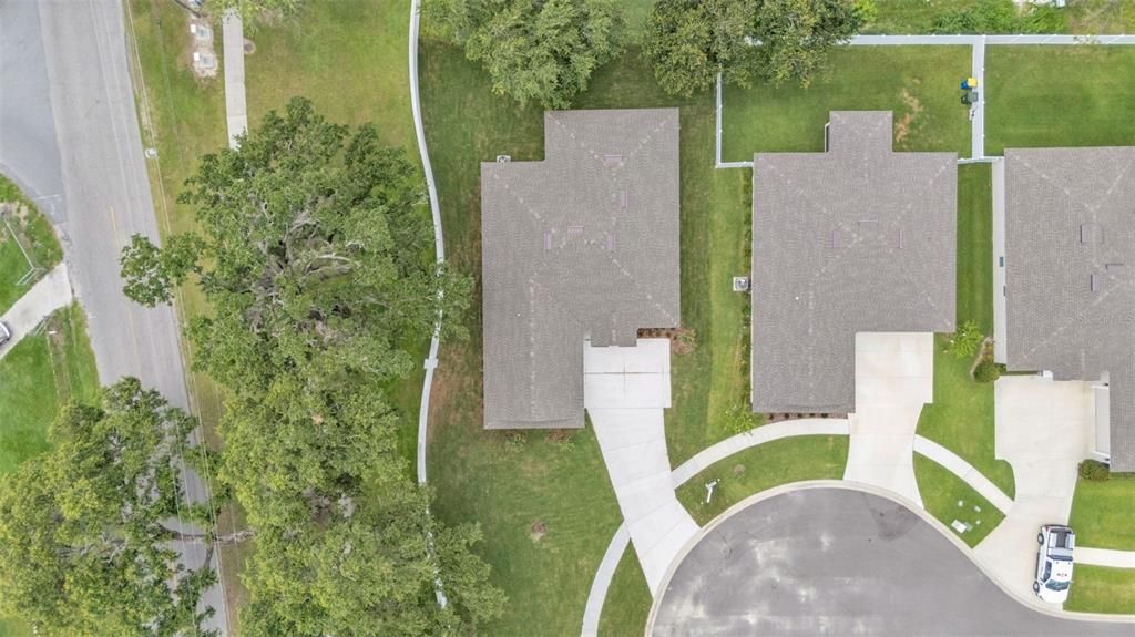 合同活跃: $405,000 (4 贝兹, 3 浴室, 1895 平方英尺)