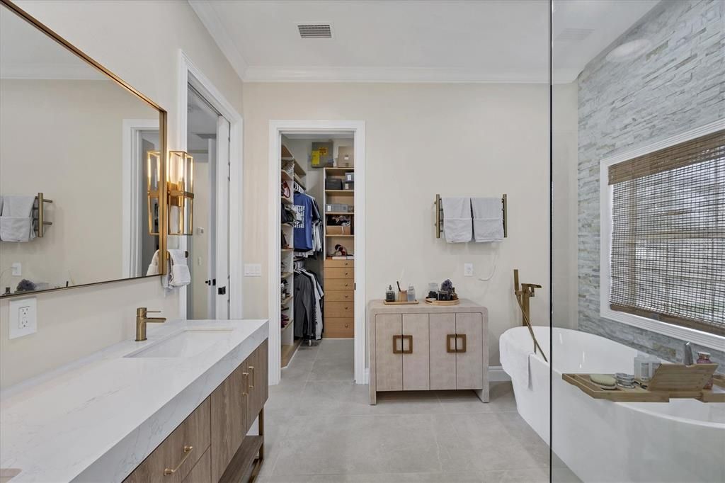 En Venta: $1,879,000 (3 camas, 3 baños, 2412 Pies cuadrados)