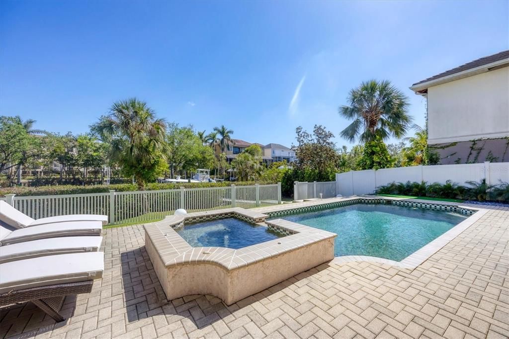 En Venta: $1,879,000 (3 camas, 3 baños, 2412 Pies cuadrados)