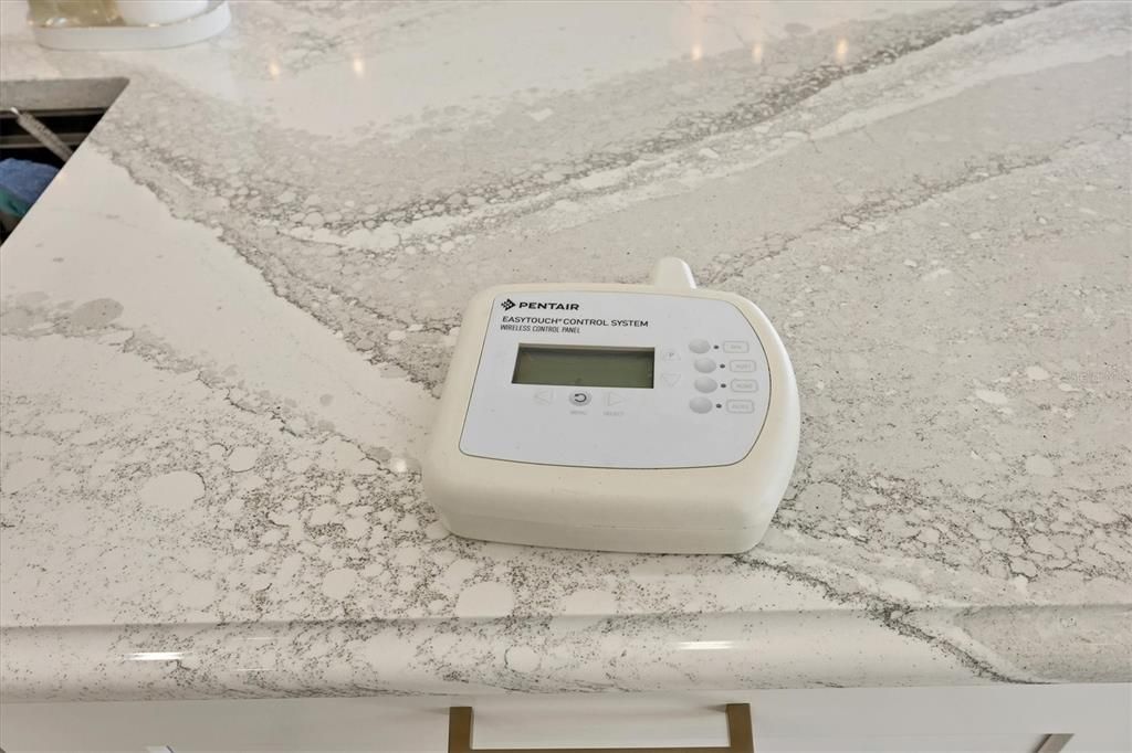 En Venta: $1,879,000 (3 camas, 3 baños, 2412 Pies cuadrados)