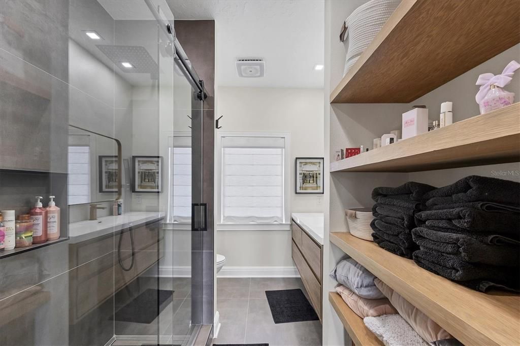 En Venta: $1,879,000 (3 camas, 3 baños, 2412 Pies cuadrados)