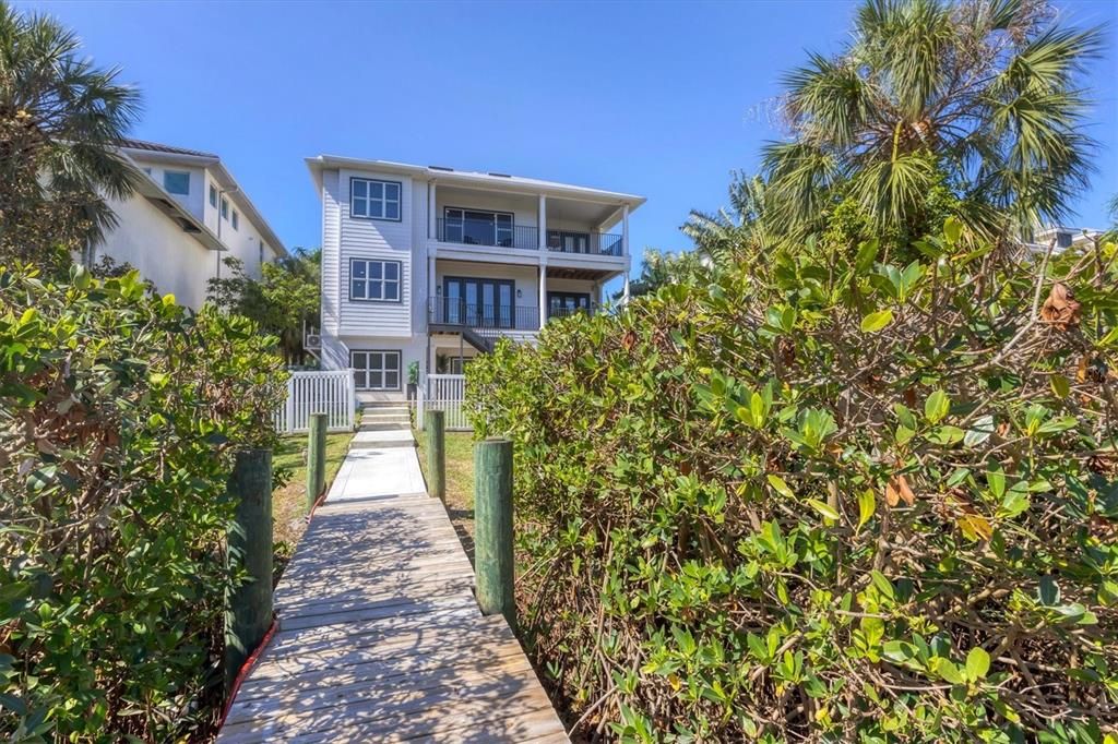 En Venta: $1,879,000 (3 camas, 3 baños, 2412 Pies cuadrados)