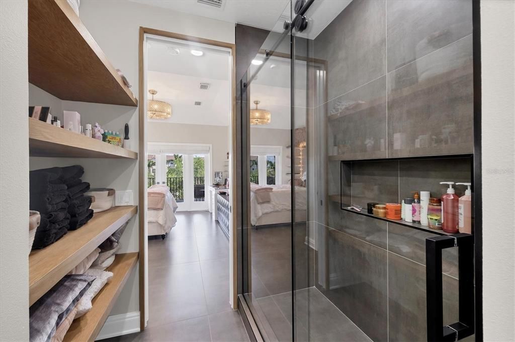 En Venta: $1,879,000 (3 camas, 3 baños, 2412 Pies cuadrados)