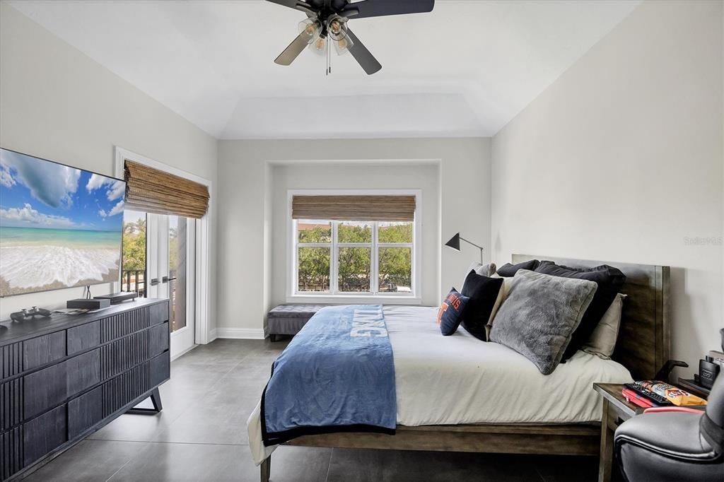 En Venta: $1,879,000 (3 camas, 3 baños, 2412 Pies cuadrados)