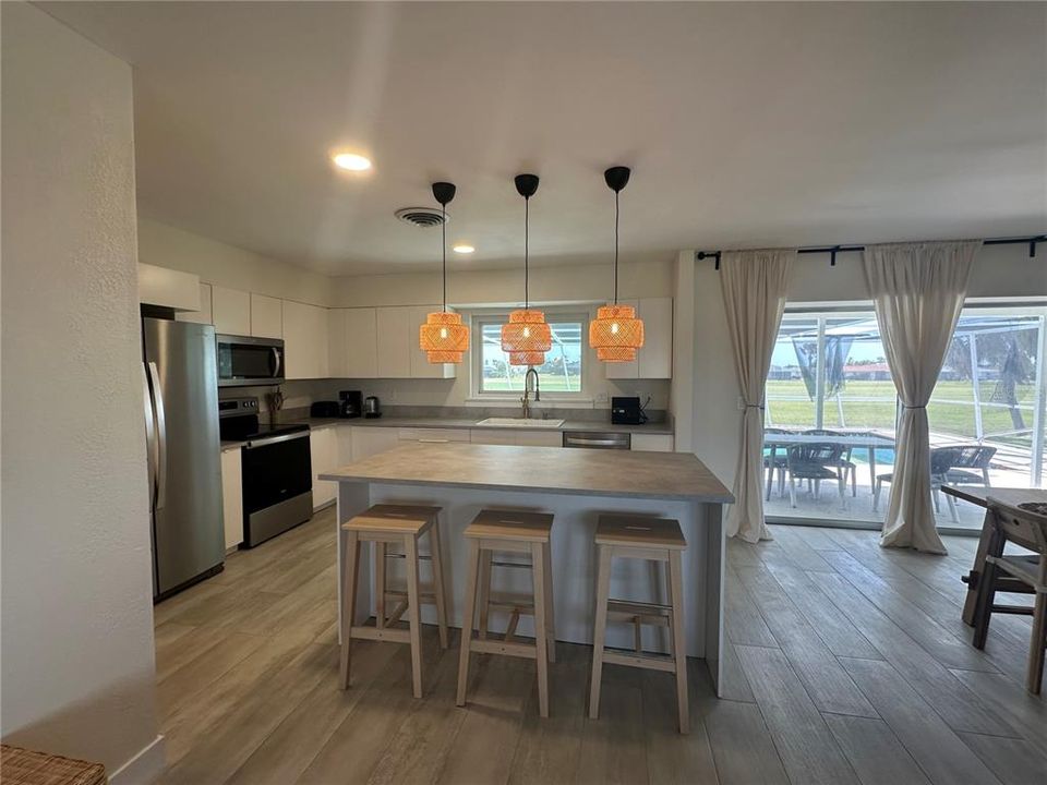 出租: $4,500 (2 贝兹, 2 浴室, 1444 平方英尺)