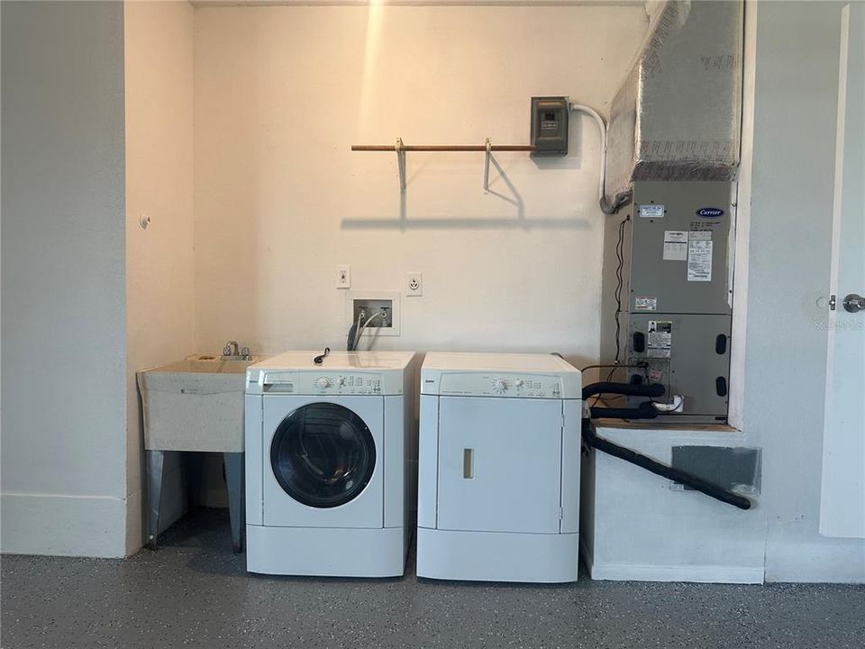 出租: $4,500 (2 贝兹, 2 浴室, 1444 平方英尺)