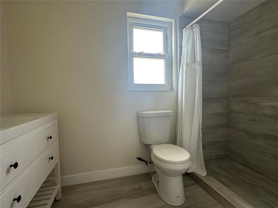 出租: $4,500 (2 贝兹, 2 浴室, 1444 平方英尺)