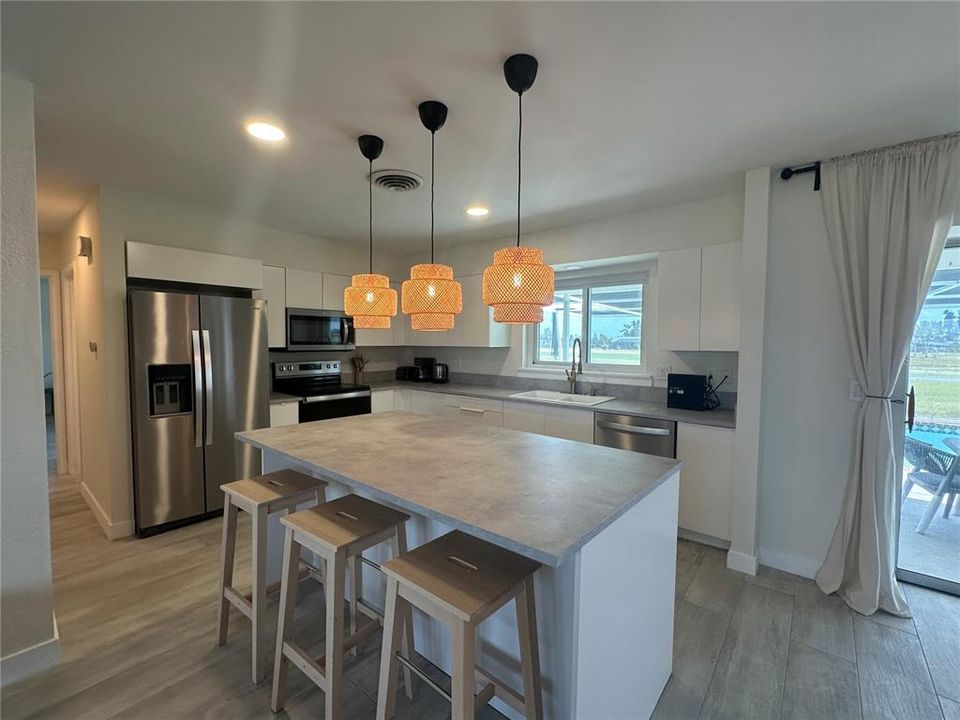 出租: $4,500 (2 贝兹, 2 浴室, 1444 平方英尺)