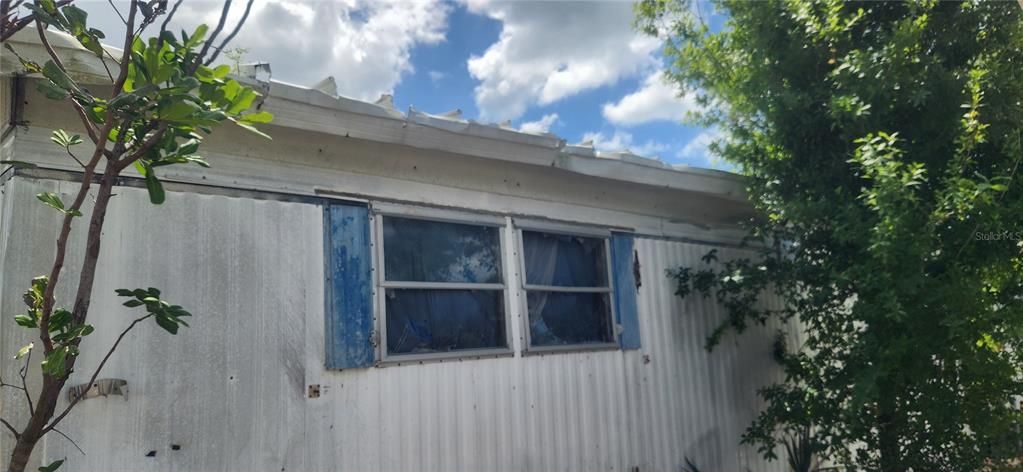 Под контрактом: $35,000 (1 спален, 1 ванн, 600 Квадратных фут)