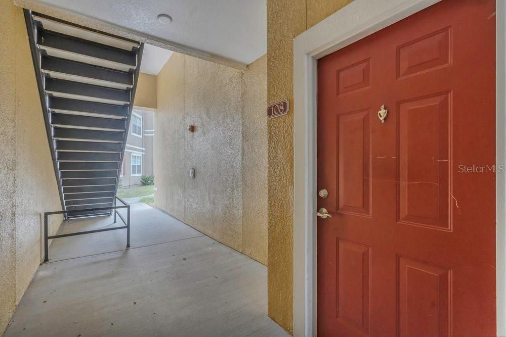 Active With Contract: $145,000 (1 beds, 1 baths, 615 Square Feet)