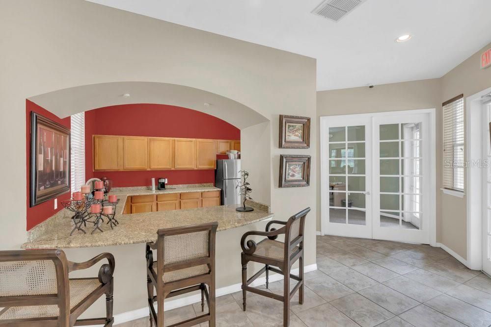 Active With Contract: $145,000 (1 beds, 1 baths, 615 Square Feet)