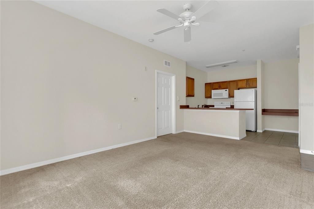 Active With Contract: $145,000 (1 beds, 1 baths, 615 Square Feet)