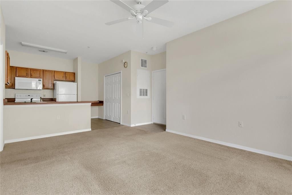 Active With Contract: $145,000 (1 beds, 1 baths, 615 Square Feet)