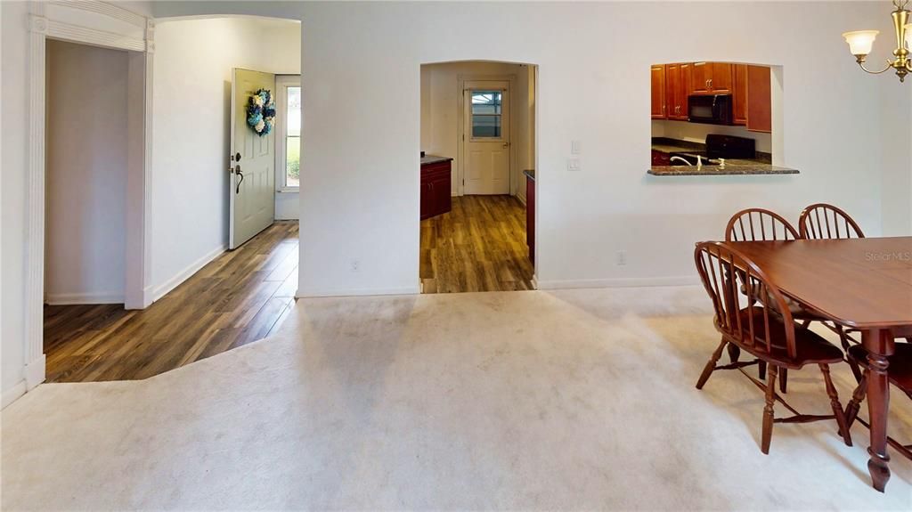 En Venta: $289,899 (2 camas, 2 baños, 1358 Pies cuadrados)