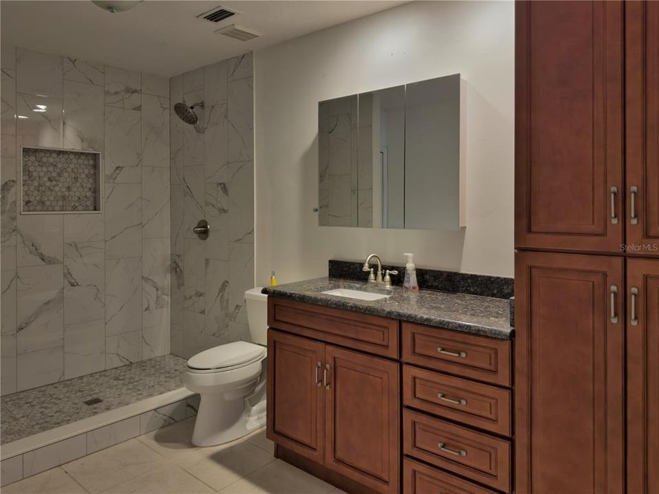 En Venta: $289,899 (2 camas, 2 baños, 1358 Pies cuadrados)