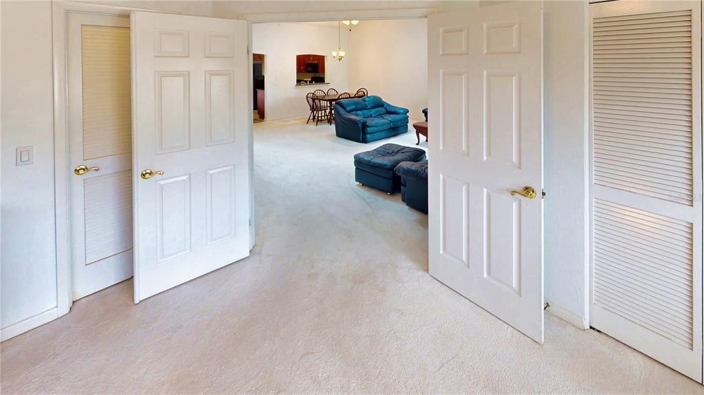 En Venta: $289,899 (2 camas, 2 baños, 1358 Pies cuadrados)