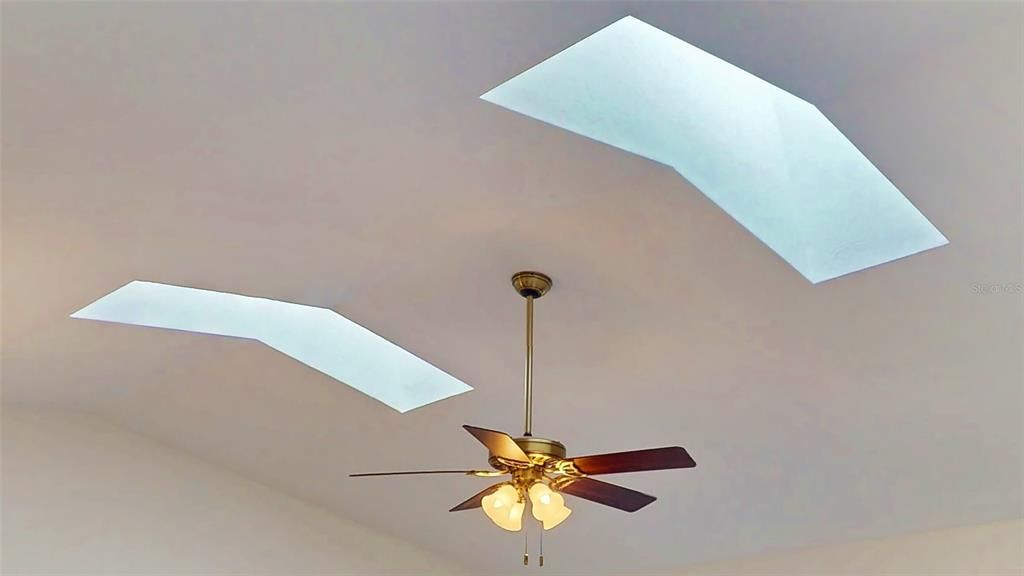 En Venta: $289,899 (2 camas, 2 baños, 1358 Pies cuadrados)