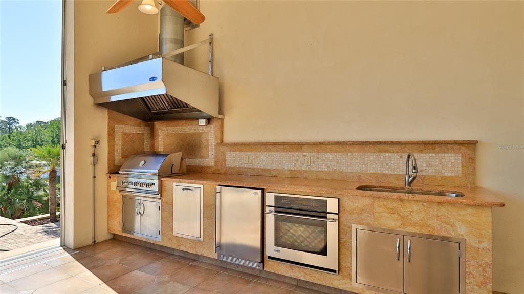 For Sale: $1,999,999 (5 beds, 5 baths, 6077 Square Feet)